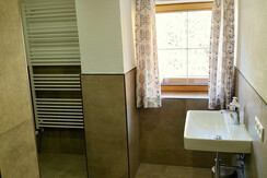 Badezimmer Apartment groß-