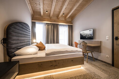 Alpine_Collection_Lr-2