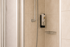 Aparthotel Iris - Doppelzimmer Panorama Dusche 1