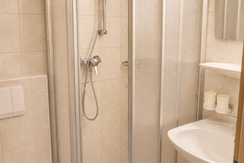 Aparthotel Iris - Doppelzimmer Waldluft Bad 2