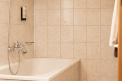 Aparthotel Iris - Doppelzimmer Waldluft Badewanne