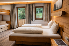 Aparthotel Iris - Familienzimmer Waldblick 1