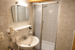 Aparthotel Iris - Familienzimmer Panorama Bad