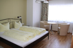 Schlafzimmer zum Wohlfühlen im Apartmenthaus Vicky