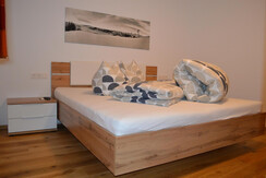 Schlafzimmer 1 (Groß)