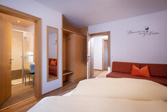 Haus_Daniela_Wiesweg_310_Niedrau_12_2025_Schlafzim