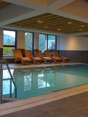 HallenbadSchatzbergHaus2