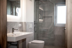 grosses-Auszeit-Apartment_Baddesign_Imola_Xrock