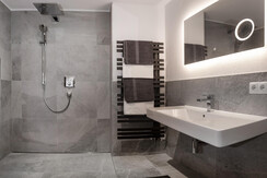 grosses-Auszeit-Apartment_Bad_behindertengerecht