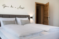 grosses-Auszeit-Apartment_Zimmer_goenndiraauszeit