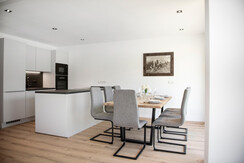 grosses-Auszeit-Apartment_Wohnbereich_Kueche