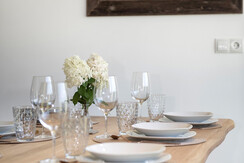 grosses-Auszeit-Apartment_Tischlein-deck-dich_Bild