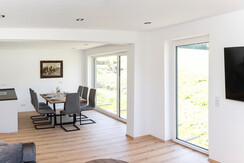 grosses-Auszeit-Apartment_Tischlein-deck-dich_Eich