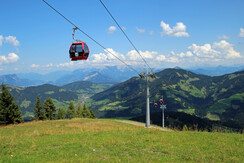 Schatzbergbahn Wildschönau Sommer  die roten Gonde