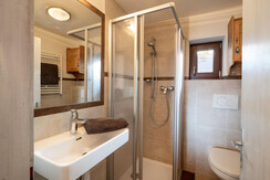 Huette_Zasten_02_2024_Badezimmer