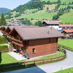Bild von Tiroler Holzhaus im Feriendorf