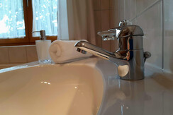 Badezimmer mit Morgensonne