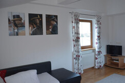 wohnzimmer-mit-schlafgelegenheit