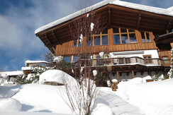 Hausansicht im Winter