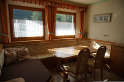 Wohnküche mit Liegecouch