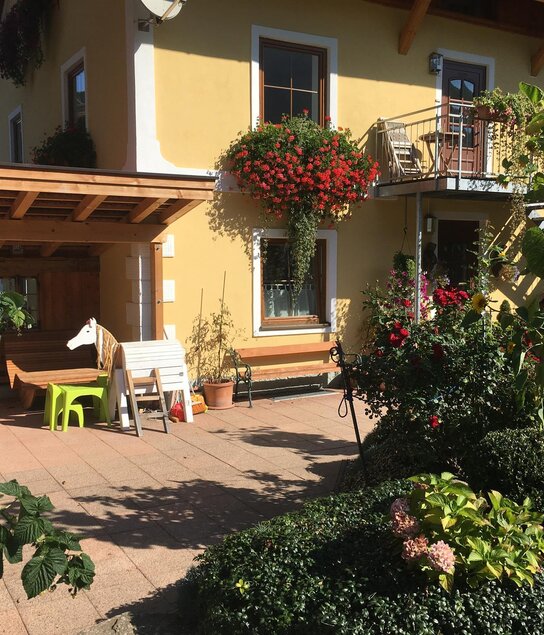 Wirtshäusl Terrasse im August