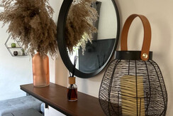 Gang gegenüber Haustür