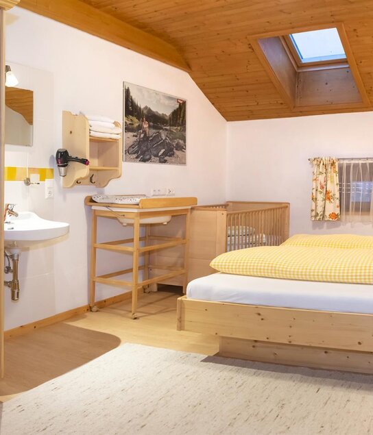 Doppelzimmer mit Kleinkinderaustattung "Sonnberg"