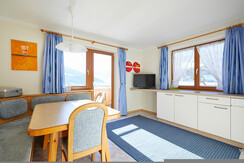 Küche mit Essbereich