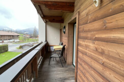 Balkon mit Sitzgelegenheit