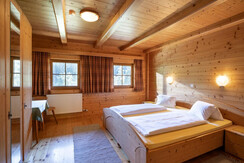 Ferienhof_Rainer_Haus_am_Wildbach_Auffach_Schlafzi