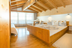 großes Doppelzimmer