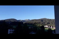 Blick vom Balkon auf den Schatzberg
