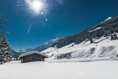 Auffach  Schönangeralm  Winter mit Fischerhütte Wi