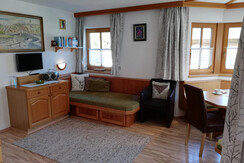 Wohnküche mit Schlafplatz