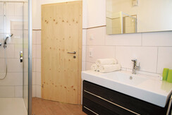 Bad Zimmer Lämpersberg