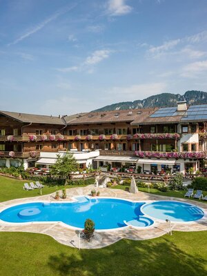 Garden with Swimming Pool