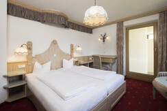 Schmuckkastl rot Bett