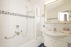 Schmuckkastl Badewanne