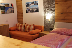 Couch und Doppelbett