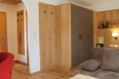 Kasten und Garderobe