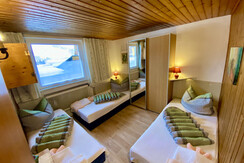 Jochum_Appartements_Wildschoenau_Dreibettkinderzim