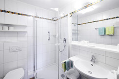 Badezimmer im Landhotel Tirolerhof Oberau