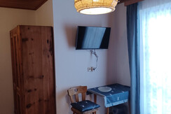 Holzalm Schlafzimmer3_1