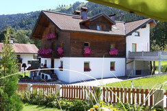 Haus mit Carport