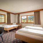 Bild von Dreibettzimmer, Bad, WC