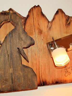 steinbocklampenschirma-ausaltholz-kunstwerk-kunst-