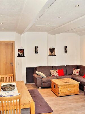 wohnung-sitzgruppe-tennladen-luxus-pur-kitzbuehel-