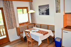 winterurlaub-dirket-am-skilift-sommerferien-austri