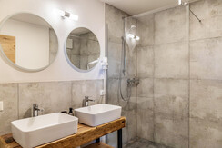 62706234-Marchegg-Bienenwiese-20_250405-171742953-