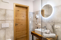 62706316-Marchegg-Fuchsbau-90_250406-055916120-HDR